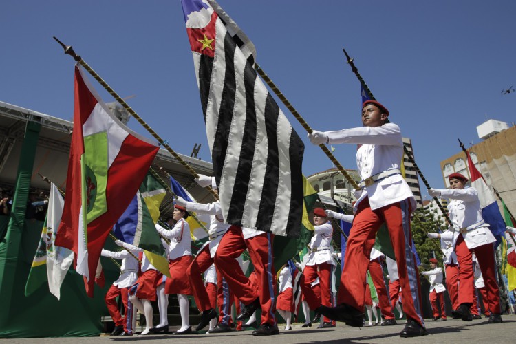 Desfile Cívico Militar em comemoração a independência do Brasil, realizado na Avenida Beira Mar, em Fortaleza (CE).