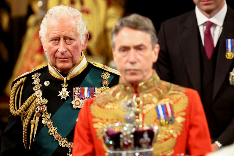 Mesmo reconhecido rei, Charles III levará meses para ser coroado