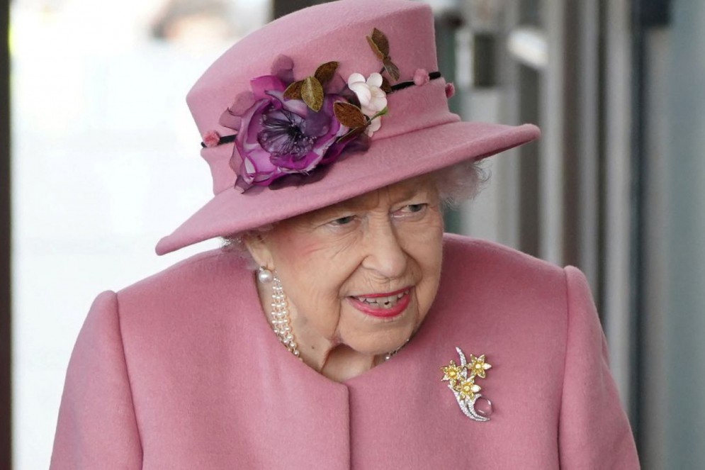 Rainha Elizabeth II morre aos 96 anos.
