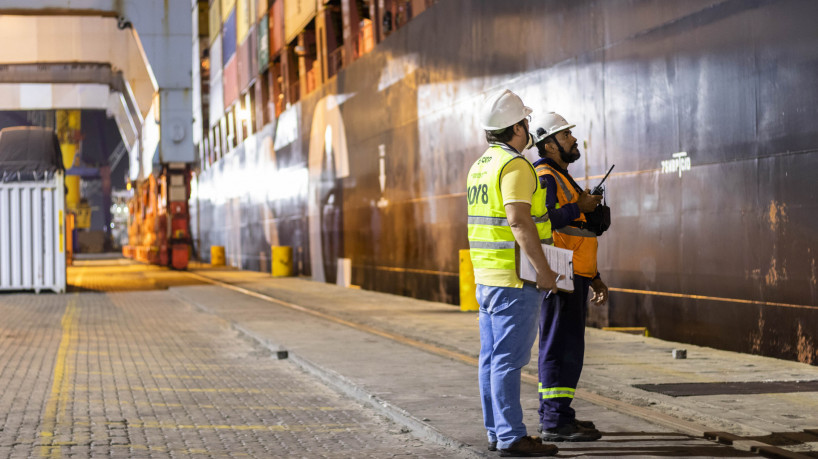 Porto do Pecém é um dos pontos de entrada e saída de mercadorias do Ceará