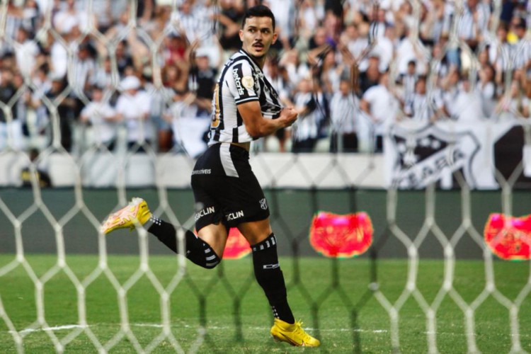 Ceará e Santos pela Série A do Campeonato Brasileiro no Castelão