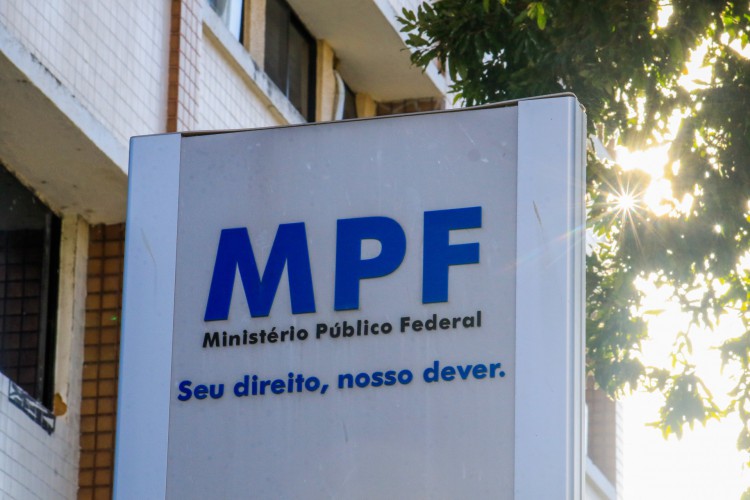 MPF acusa ex-secret&aacute;rios de Educa&ccedil;&atilde;o de Acarape por desvio de R$ 464 mil