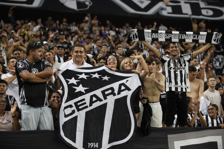 FORTALEZA CE, BRASIL, 10.09.2022: Torcida do Ceará no Jogo pela série A do campeonato brasileiro, Ceará vs Santos. Arena Castelão.