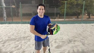 Santiago Bernal começou no beach tennis durante a pandemia e atualmente é atleta profissional