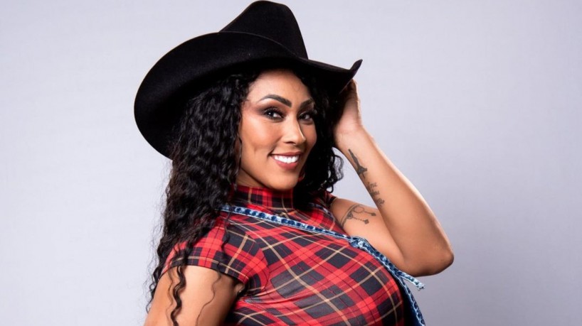 1_rosiane_pinheiro_a_fazenda-19722322.jp