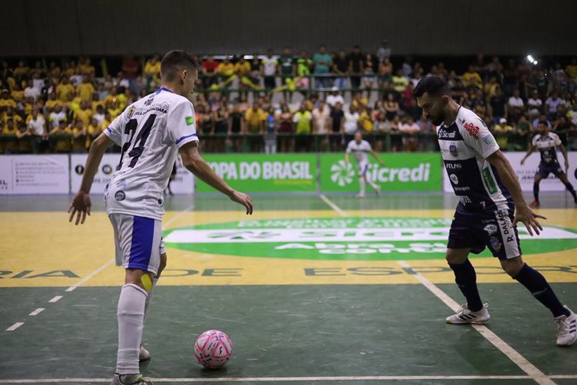 Jijoca e Pato decidiram a final da Copa do Brasil de futsal no ginásio Josino Bernardino, em Cruz/CE (Foto: Gabriel Lima)