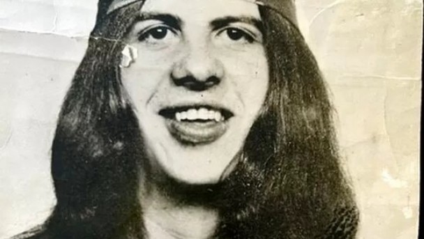 Jim tinha a apar&ecirc;ncia diferente dos demais jovens na &eacute;poca