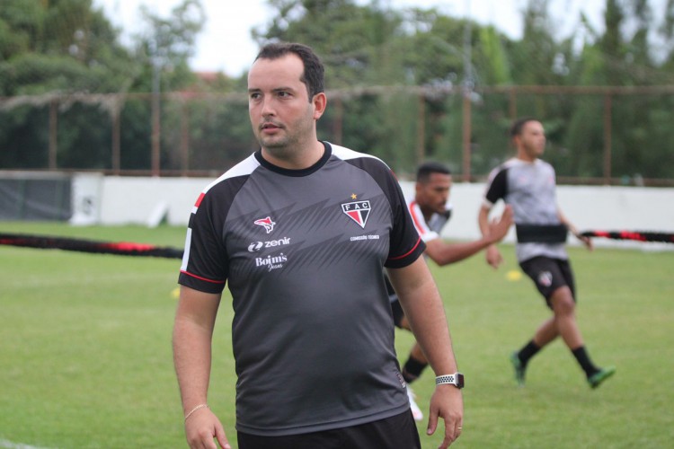 Lucas Oaks é fisiologista do Ferroviário