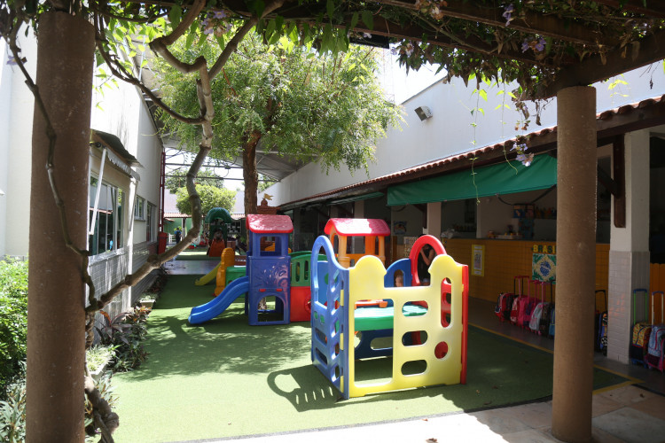 A Creche Escola Gira Mundo conta com turmas a partir de quatro meses de idade até os seis anos