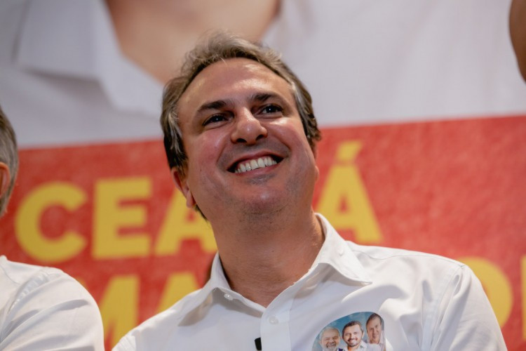 O ex-governador e senador eleito Camilo Santana (PT) celebra votação do Nordeste em Lula