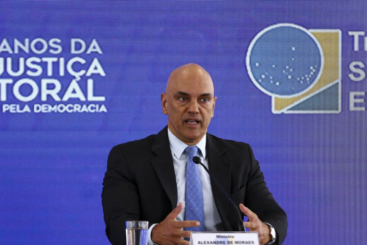 O presidente do Tribunal Superior Eleitoral, Alexandre de Moraes, durante coletiva de imprensa no Centro de Divulgação das Eleições.