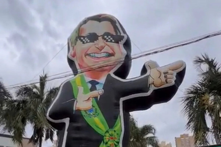 O boneco de Bolsonaro estava com ordem de apreens&atilde;o desde o in&iacute;cio de setembro