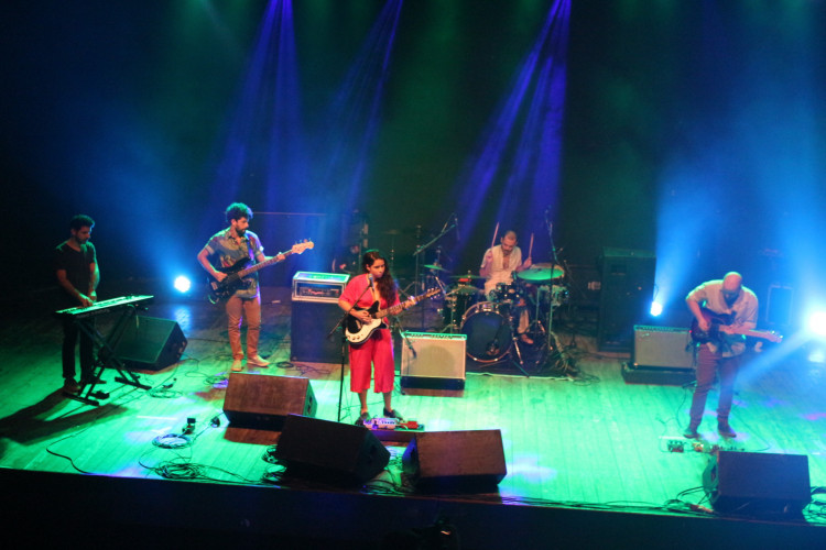 Show da cantora fortalezense Clau Aniz