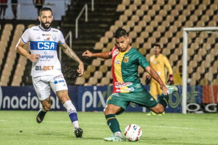 CSA e Sampaio Corrêa se enfrentam pela Série B hoje, 6; onde assistir ao vivo aos jogos do dia e horário do jogo               
