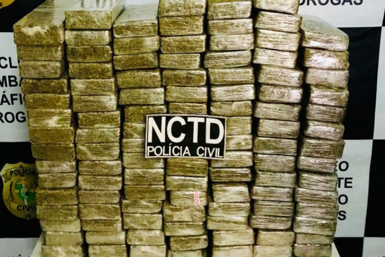 Polícia Civil apreende 100 quilos de droga 