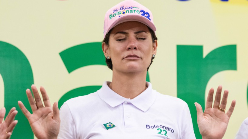 FORTALEZA, CEARÁ, 14-10-2022: Ministra Damares Alves e a primeira Dama Michelle Bolsonaro em visita ao estado do Ceará. Encontro aconteceu no Hotel Praia Centro na avenida Monsenhor Tabosa (Foto: Fernanda Barros/ O Povo)