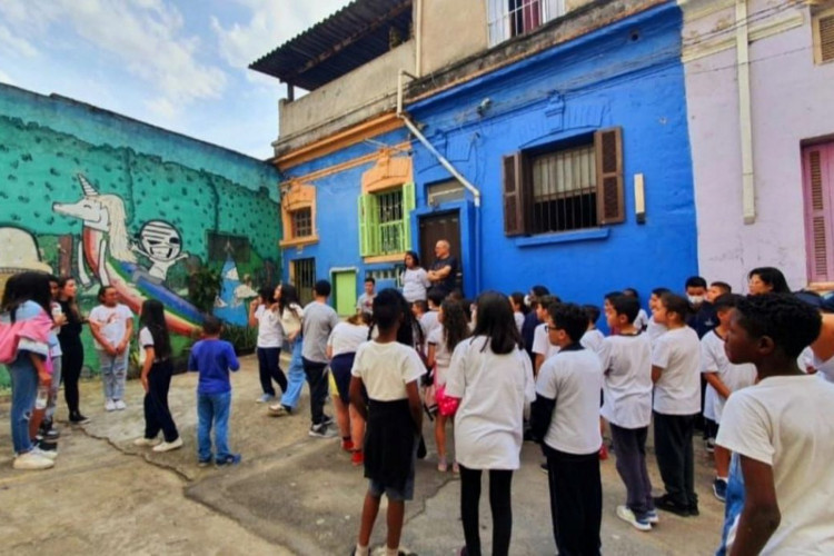 Dia do Professor: educadores envolvem jovens da periferia com projetos inspiradores