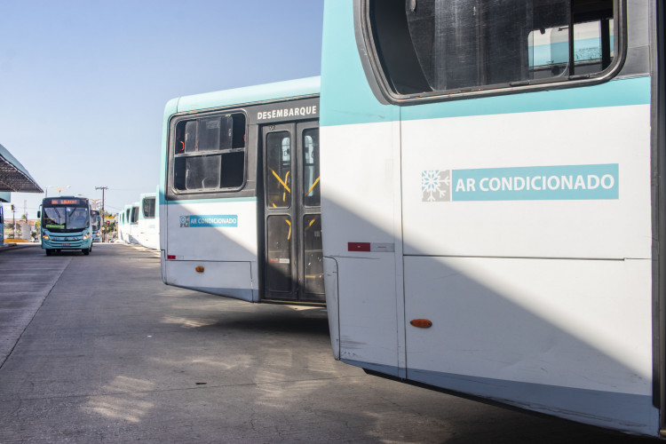Imagem de apoio ilustrativo. Suspeito foi preso após praticar atos libidinosos dentro de ônibus em Fortaleza