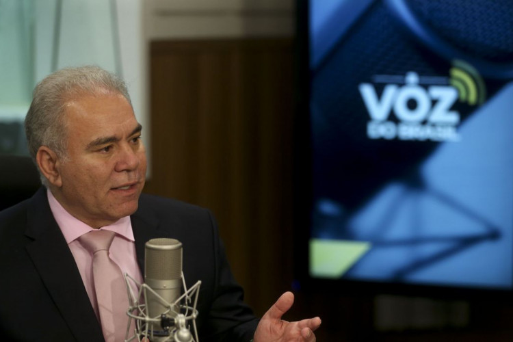 O ministro da Saúde, Marcelo Queiroga, é o entrevistado do programa A Voz do Brasil.