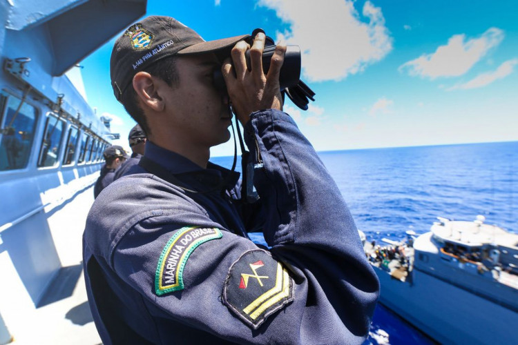 Marinha abre processo para contratação de oficiais temporários