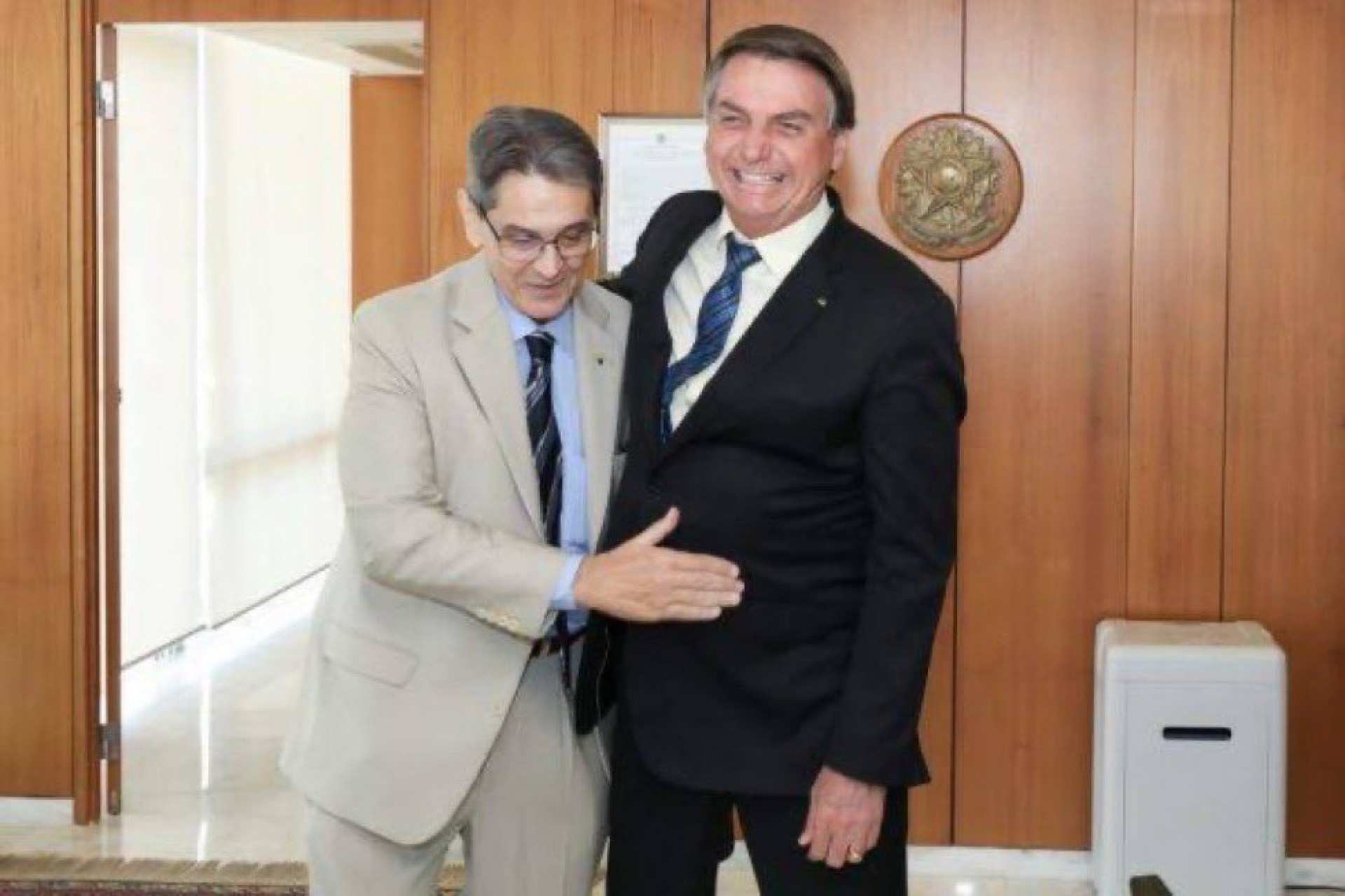 À época em que presidiu o PTB, Roberto Jefferson fez convite para que Bolsonaro se filiasse ao partido (Foto: Reprodução/Twitter)