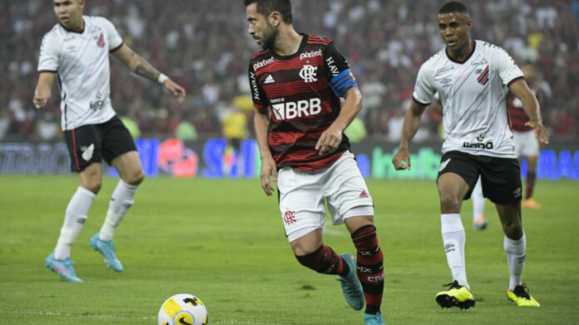 Como foi o último jogo Flamengo x Athletico-PR pela Libertadores?