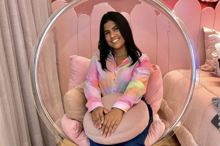 A consultora comercial Tainara Moura, 25, disse que foi demitida por não ser a favor do candidato à reeleição Jair Bolsonaro (PL)