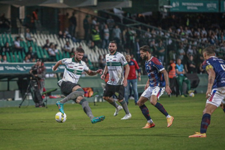 Fortaleza e Coritiba jogam pelo Brasileirão Série A 2022 hoje, 27 de outubro (27/10); veja tabela atualizada e onde assistir ao vivo