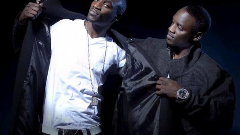Akon Irmao Omar Latest : AKON With His Brother Omar In Miami , Florida