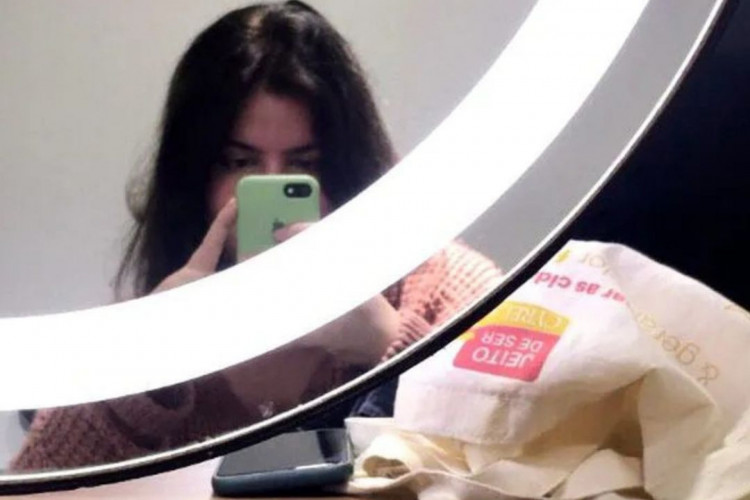 Brasileira que assinou "clube de beleza" e passou a frequentar o sal&atilde;o "todos os dias" brinca que est&aacute; "dando preju&iacute;zo" ao estabelecimento que trabalha com planos mensais