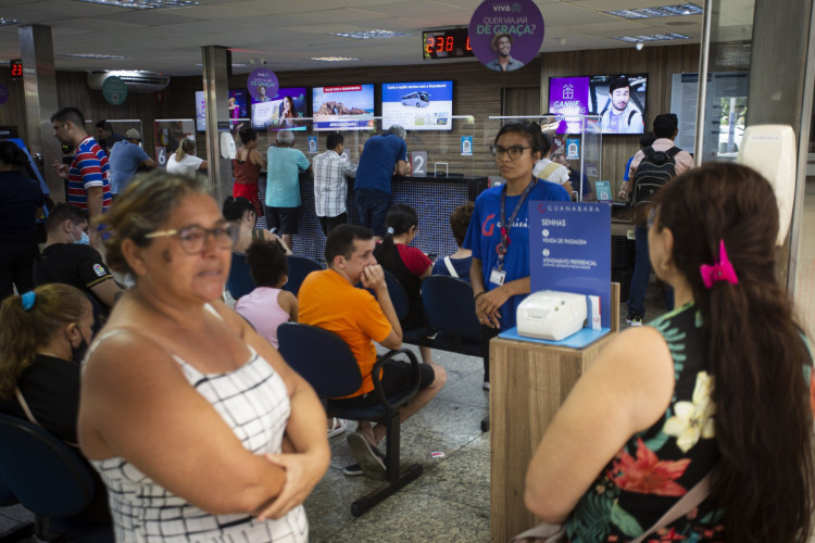 Fluxo da Rodoviária Engenheiro João Thomé nesta sexta-feira, 28  