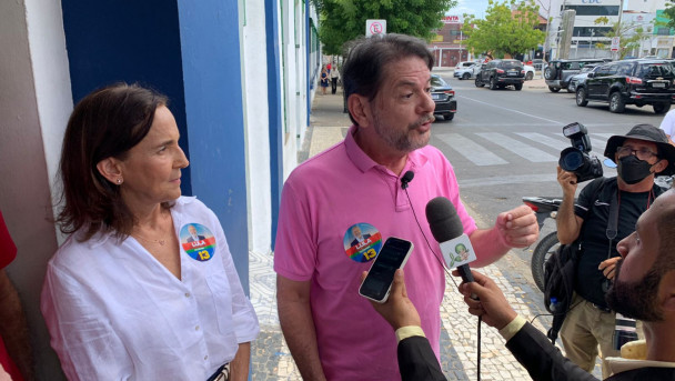 Cid e Izolda votam em Sobral