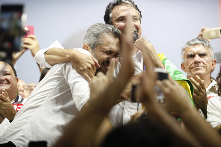 O petista chorou durante discurso no comitê central do PT em Fortaleza 