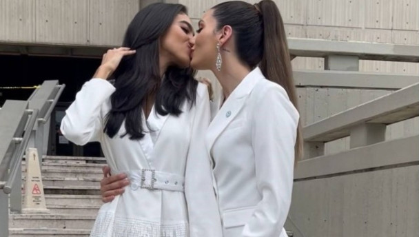 As duas se casaram em San Juan, capital do Porto Rico, ilha do Caribe que é terra natal de Valentín e onde o casamento homoafetivo é legalizado. 