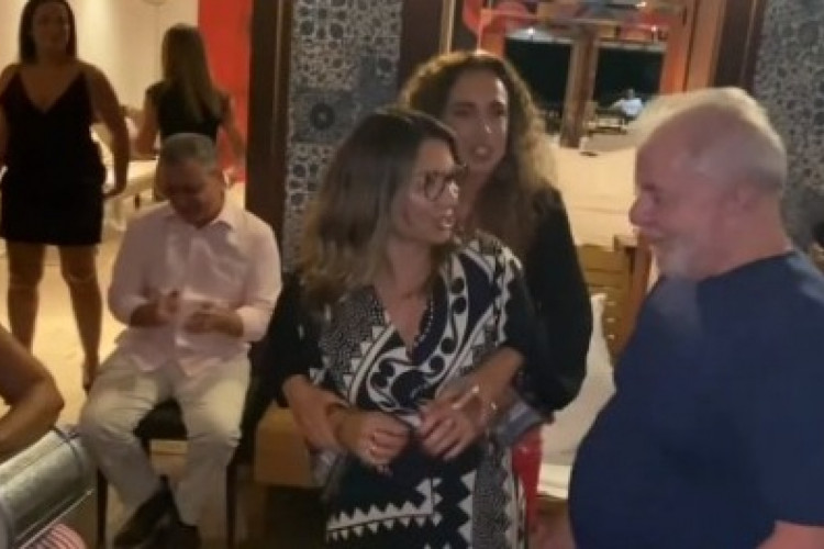 Vídeo do presidente eleito Luiz inácio Lula da Silva (PT) e sua esposa, Janja, dançando com a cantora Daniela Mercury