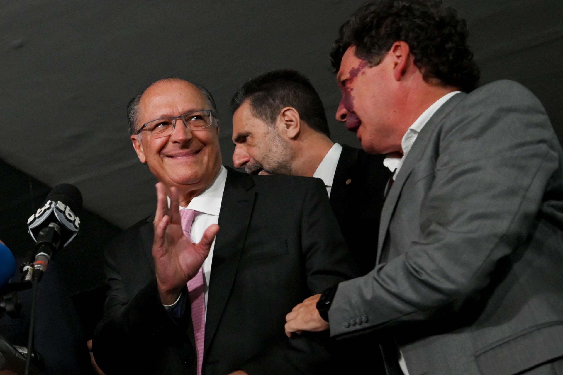 Vice-presidente eleito, Alckmin coordena transição (Foto: EVARISTO SA / AFP)