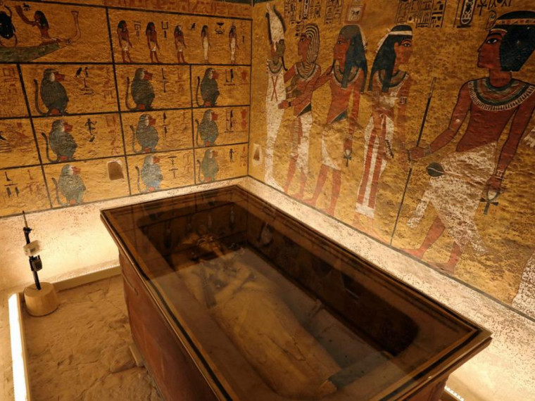 Ilustrações nas paredes da câmara do faraó