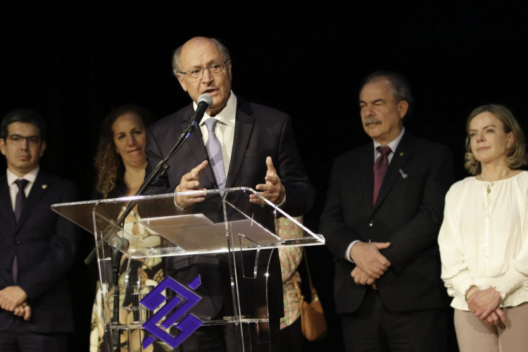 O vice-presidente eleito e coordenador da transição, Geraldo Alckmin, apresentou em coletiva nomes que comporão os grupos técnicos da transição 