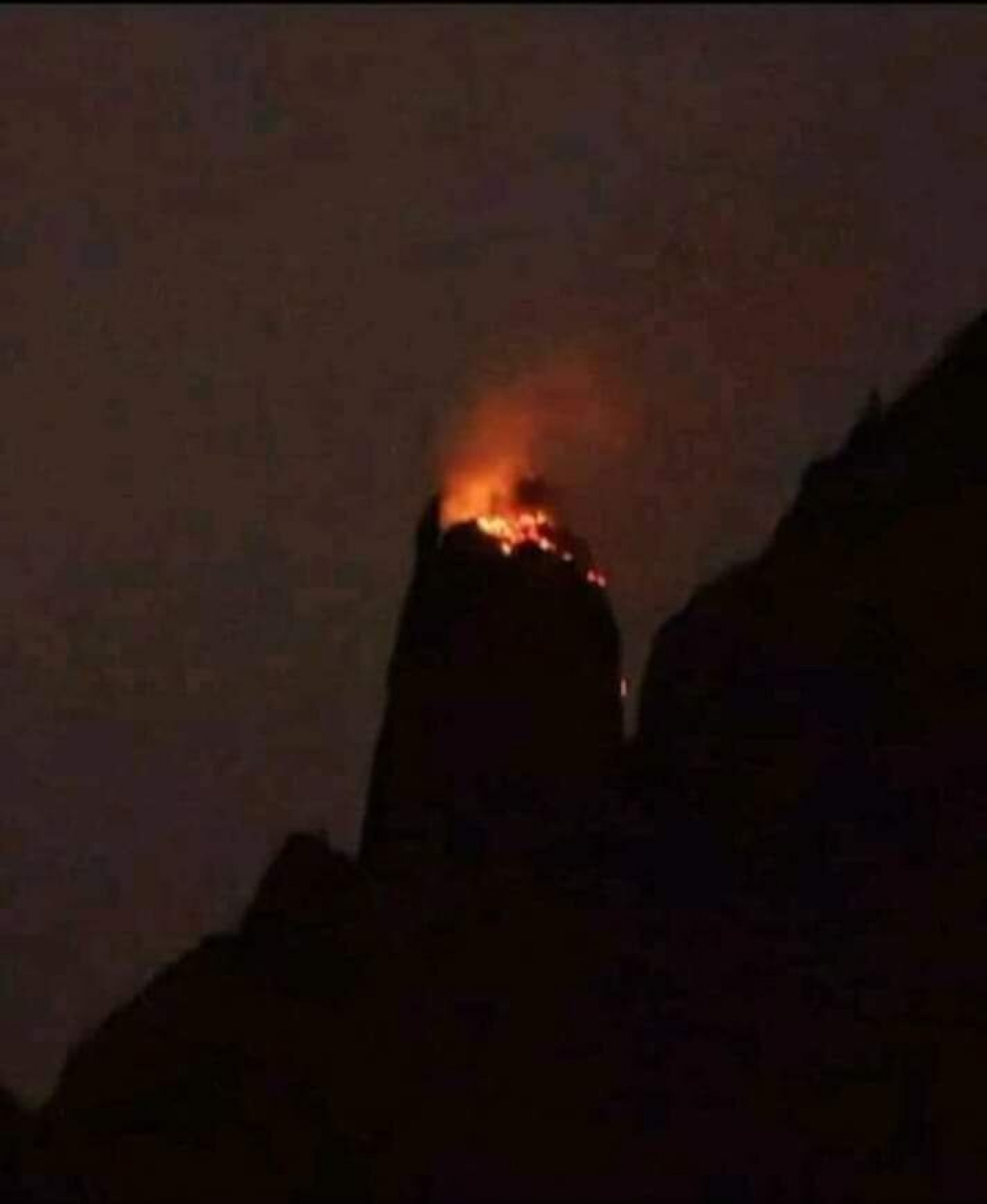 Incêndio ocorreu na Pedra do Frade