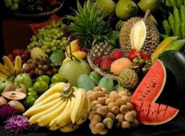 E os carboidratos? A OMS indica ao menos 400 gramas de frutas e vegetais e 25 gramas de fibras diariamente.