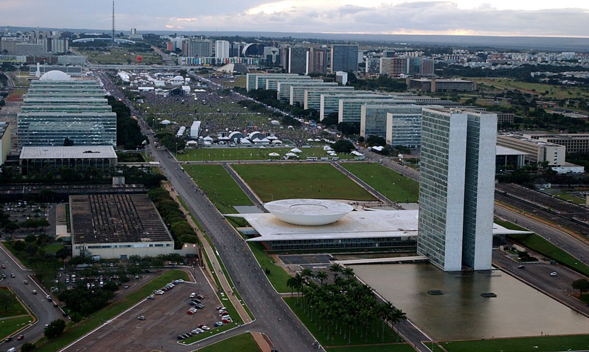 ￼Esplanada dos Ministérios e Congresso Nacional, em Brasília (Foto: Arquivo/Agência Brasil)