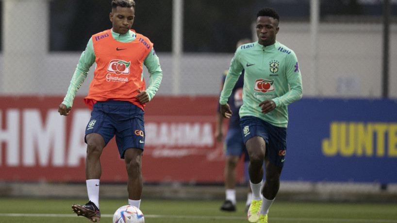Rodrygo e Vini Jr participam do primeiro treino da seleção brasileira em Turim