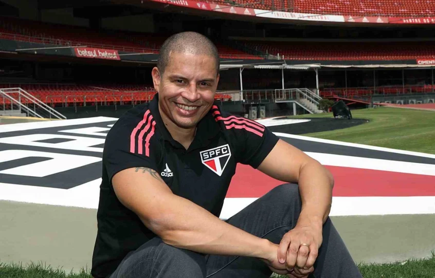 Ex-jogador do S&atilde;o Paulo, Alex &eacute; o novo treinador do Ava&iacute;