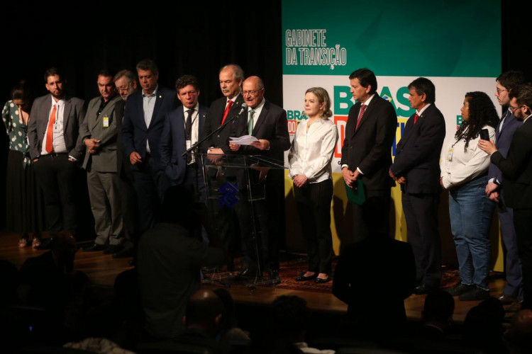 O vice-presidente eleito e coordenador, Geraldo Alckmin, anuncia em Brasília, novos integrantes de grupos técnicos de trabalho do Gabinete de Transição.