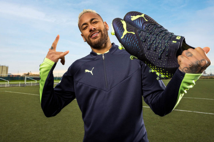 Neymar exibe chuteira que ser&aacute; utilizada na Copa do Mundo 2022; conhe&ccedil;a mais sobre o cal&ccedil;ado