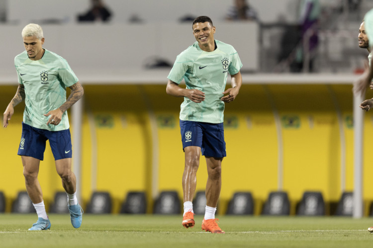 Zagueiro Thiago Silva em treino da seleção brasileira em Doha