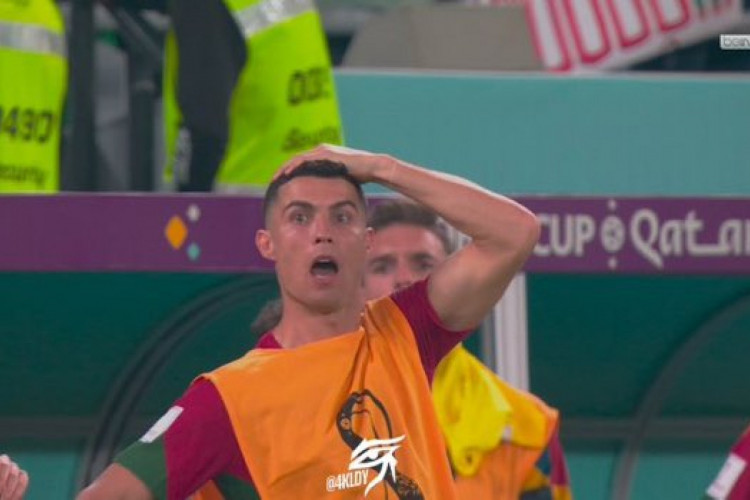 Lance inusitado do goleiro de Portugal nos últimos instantes do jogo chamou a atenção do público; veja a reação de Cristiano Ronaldo 