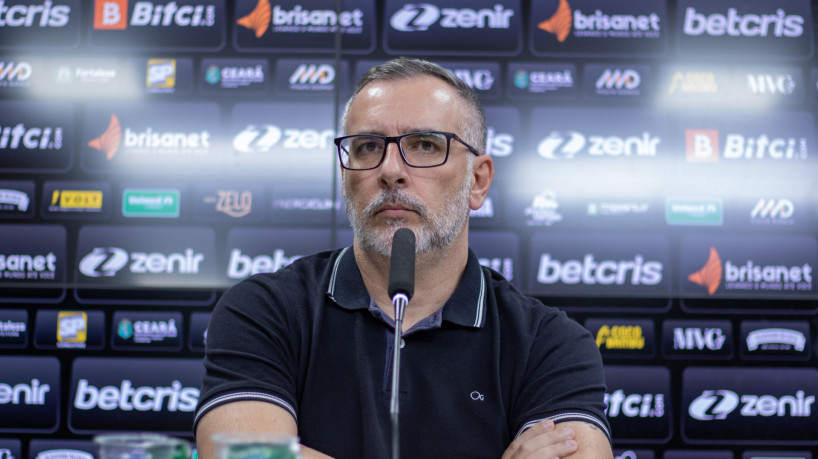 FORTALEZA, CEARÁ, BRASIL, 25-11-2022: Entrevista coletiva de apresentação de Albeci Júnior, novo diretor de futebol do Ceará, e Juliano Camargo, executivo de futebol. (Foto: Samuel Setubal/ Especial para O Povo)