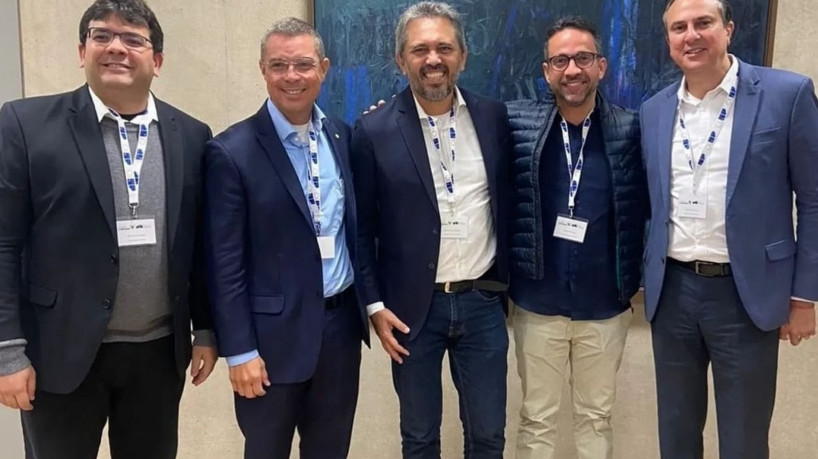 Elmano de Freitas e Camilo Santana se encontraram com governadores eleitos em outros estados no N...