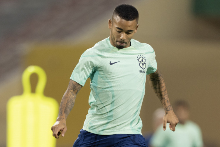 Atacante Gabriel Jesus em treino da seleção brasileira no Grand Hamad Stadium, em Doha, no Catar